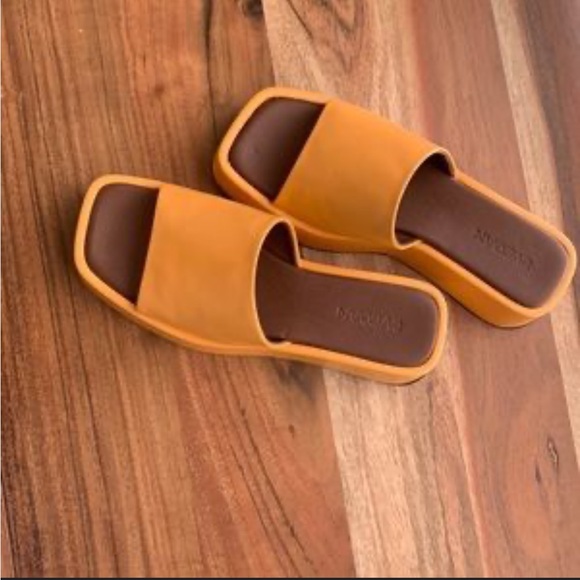Alohas Sandals “spicy orange” - Picture 1 of 4